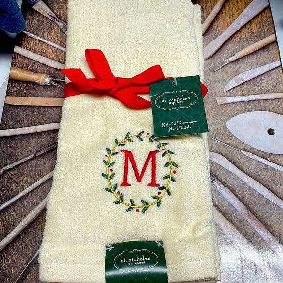 st nicholas square Other - NWT st. Nicholas square Holly Wreath Monogrammed Cream Hand Towels(M), 2